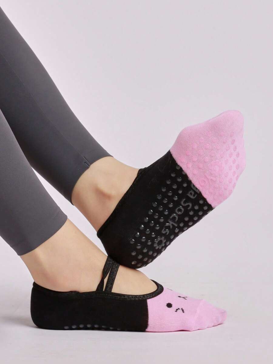 1pair Two Tone Cat Pattern Yoga Socks - Multicolor - View 1