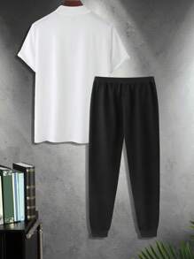 Manfinity Homme Hombres Pantalones deportivos con camiseta con estampado de letra de cuello alto - Blanco y Negro - Ver 2