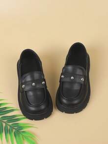 女孩鉚釘裝飾平底人造皮革時尚平底鞋