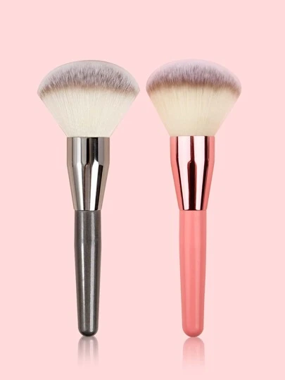 1支超大号散粉刷，木柄设计，适用于面部彩妆、修容、腮红和轮廓修饰，赠品