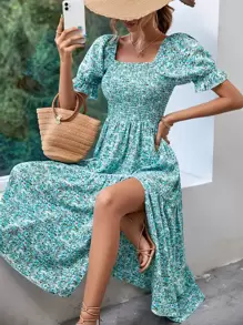 SHEIN VCAY 碎花泡泡袖高衩連衣裙 - 彩色 - 查看 1