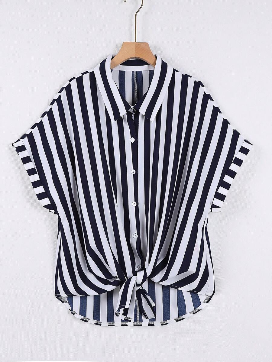 SHEIN LUNE 大碼條紋印花蝙蝠袖下擺打結襯衫 - 藍白色 - 查看 1