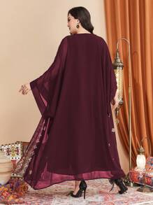 Al Najma 勃艮第红色加大花卉印花前开式蝙蝠袖外套和连衣裙 - 酒紅色 - 查看 2