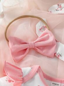 SHEIN 嬰兒女孩花卉印花荷葉邊連體衣和短褲套裝及配件,包括頭帶、圍兜和手套