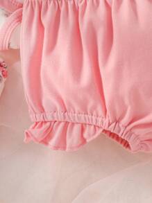 SHEIN 嬰兒女孩花卉印花荷葉邊連體衣和短褲套裝及配件,包括頭帶、圍兜和手套