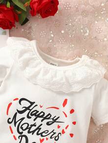 SHEIN Bebé Mono con estampado de corazón y slogan ribete con fruncido - Blanco - Ver 5