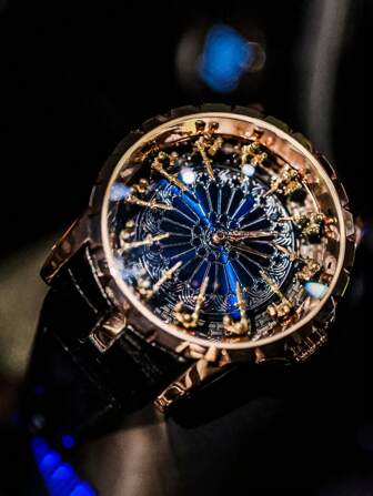 12 Round Knights Big Dial Quartz Watch For Men, Fashionable Business Casual Unique Design