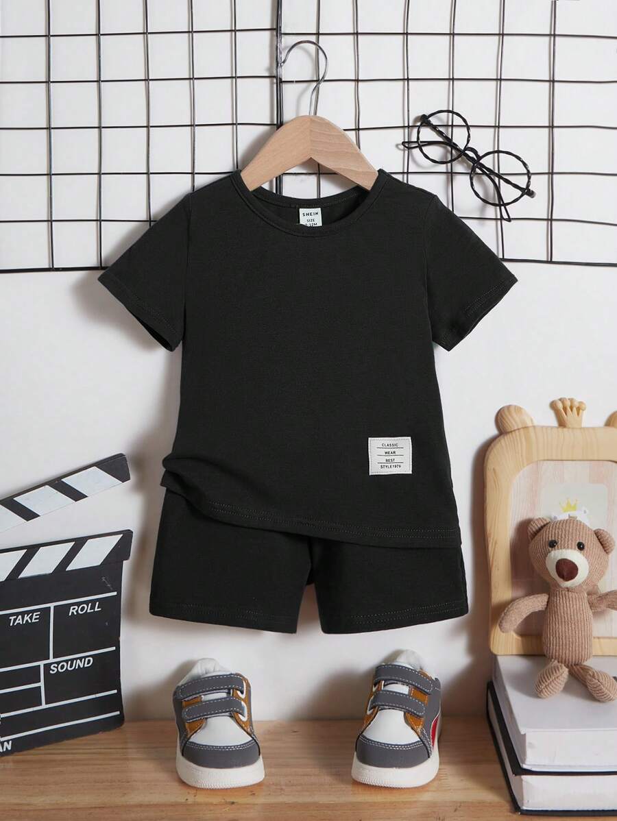 SHEIN Đứa bé trai Chi tiết Patched thư Áo thun & quần đùi - màu đen - Xem 1