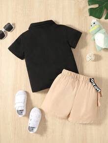 SHEIN 小男童恐龍和字母圖案POLO衫和短褲附包