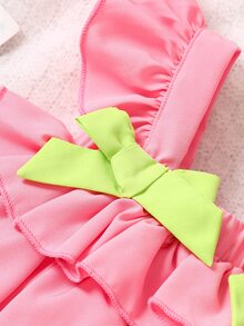 Top De Tirantes Para Bebés Con Lazo Delantero Y Detalle De Volantes En El Borde Y Shorts