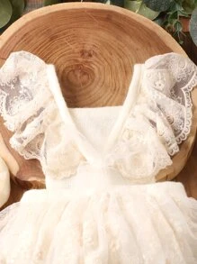 SHEIN Baby Girl Newborn Photography Ruffle Lace Trim Overall Bodysuit & Hat & Shoes - Beige - View 8