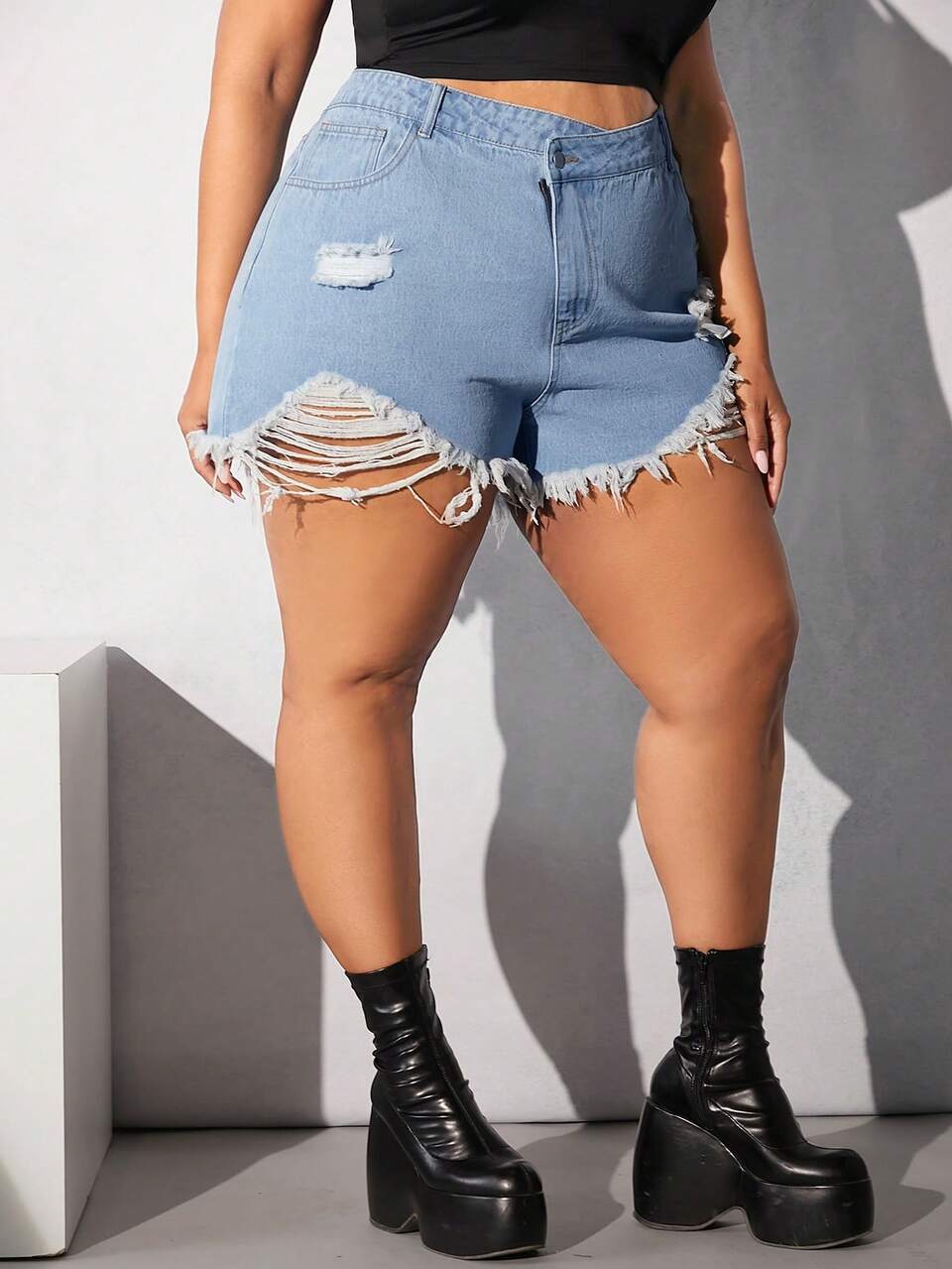 Plus Ripped Raw Hem Denim Shorts