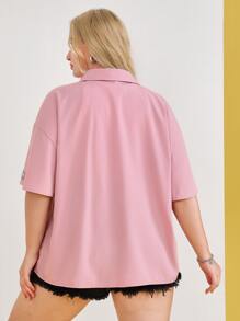 LOONEY TUNES X SHEIN Áo sơ mi Plus Size Nút phía trước Hoạt hình Slogan Giải trí - Bụi hồng - Xem 2