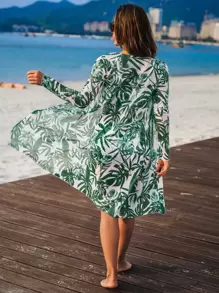 SHEIN Swim Conjunto de bikini con estampado tropical, sujetador de tirantes y pantalones cortos y traje de baño de 3 piezas para cubrir - Multicolor - Ver 2