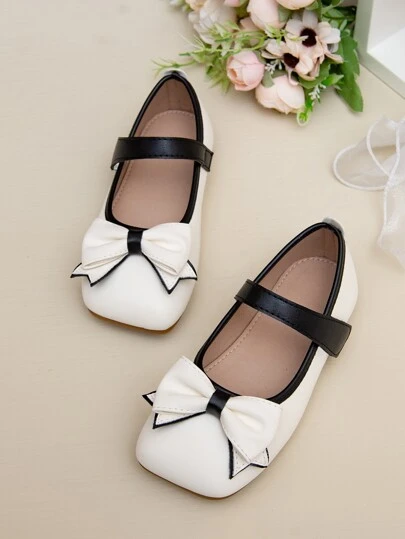 حذاء مسطح مزخرف بعقدة الفراشة باصابع قدم مربع ماري جين كلية أبيض بنات