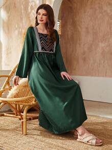 Al Najma Chevron Print Square Neck Fringe Detail Smock Dress - Dark Green - View 4