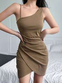 Đầm Bất đối xứng Xù Trọn gói màu trơn Gợi cảm - Màu Khaki - Xem 4
