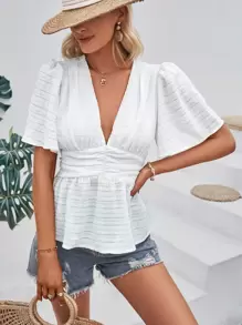 SHEIN VCAY 素色深V領蝴蝶袖荷葉邊下擺襯衫 - 白色 - 查看 1