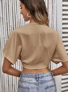 SHEIN VCAY Camisa crop de manga murciélago con nudo delantero - Camel - Ver 2