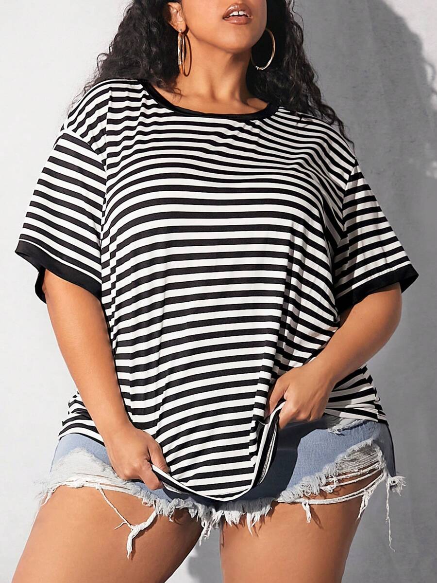 SHEIN CURVE+ 夏季加大条纹印花落肩 T 恤 - 黑與白 - 查看 1