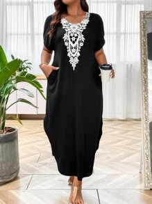 SHEIN LUNE 大碼拼接水溶蕾絲蝙蝠袖隱藏口袋連衣裙 - 黑色 - 查看 1