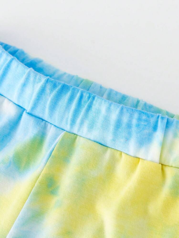 Tween Girl Tie Dye & Figure Graphic Tee & Shorts