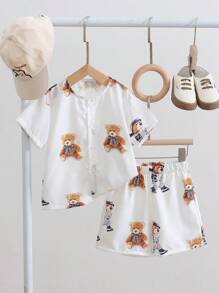 小男童小熊印花襯衫和短褲