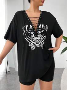 SHEIN EZwear Plus Music Festival Letter Graphic Ladder Cut Out Front Black Tee/Valentine's Day - Black - View 10
