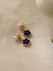 1 对简约优雅珍珠花耳钉，百搭设计 - 彩色 - 查看 2