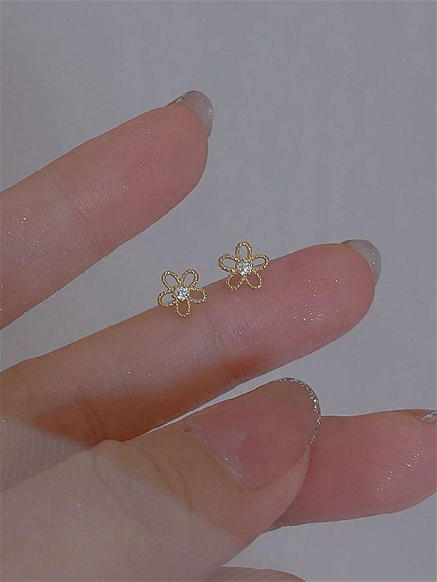 Cubic Zirconia Decor Stud Earrings