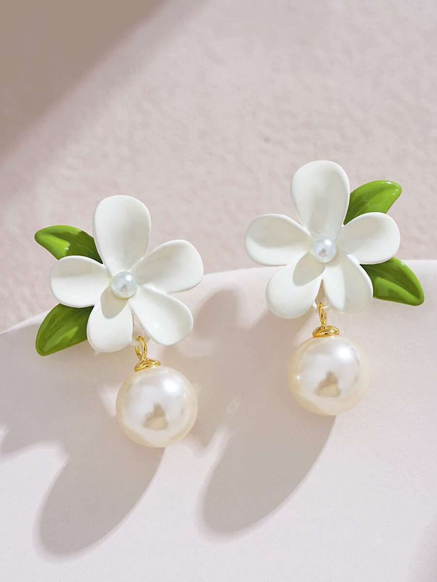 Aretes colgantes con decoración de flores y perlas falsas, regalo para San Valentín, mamá, madre, Día de la Madre - Blanco - Ver 1