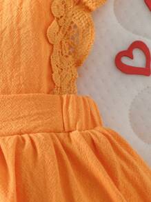 嬰兒鏤空蕾絲花邊拼接連體衣洋裝和配件髮箍