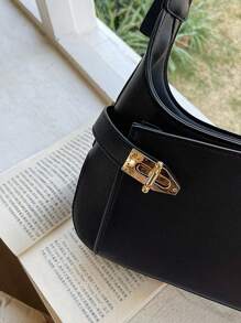 Minimalist Hobo Bag Medium Twist Lock Black - Black - View 7