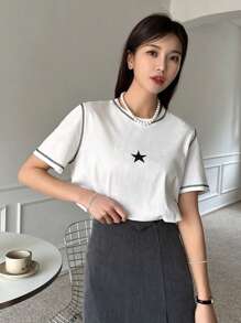 DAZY Áo thun thêu hình ngôi sao Y2k - trắng - Xem 4