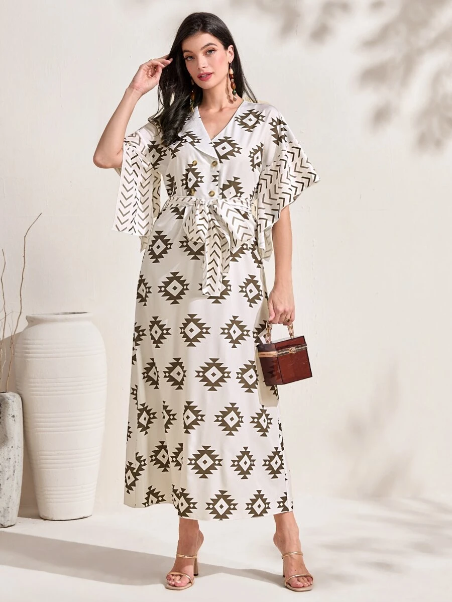 Al Najma 幾何印花蝙蝠袖腰帶土耳其長袍 - 杏色 - 查看 1