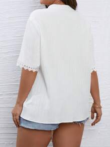 SHEIN LUNE 大碼鏤空蕾絲花邊前紐扣襯衫 - 白色 - 查看 2