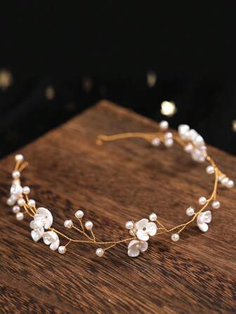 人造珍珠和花朵装饰新娘头带优雅情人节