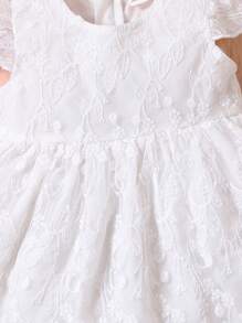 SHEIN Vestido Con Ribete De Volantes Para Bebé Niña Con Gorro - Blanco - Ver 3
