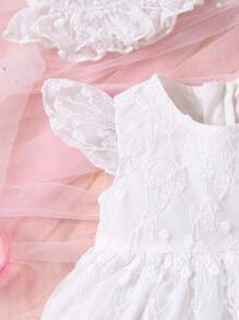 SHEIN Vestido Con Ribete De Volantes Para Bebé Niña Con Gorro - Blanco - Ver 6