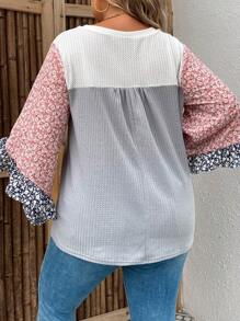 SHEIN VCAY Plus Ditsy Floral Print Colorblock Waffle Knit Top