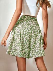SHEIN Frenchy Ditsy Floral Print Belted Wide Leg Shorts - Green - View 2