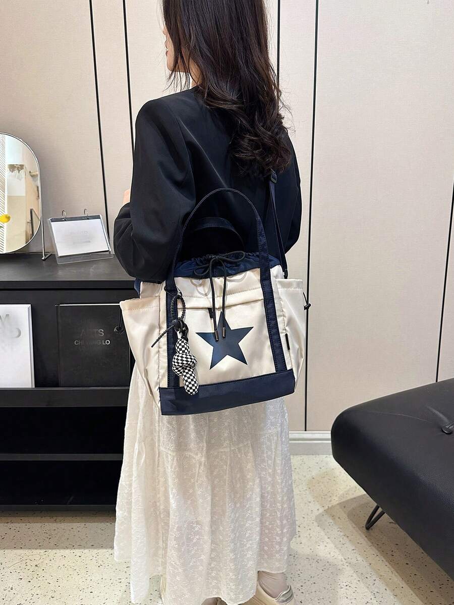 撞色方包星星圖案大容量抽繩附包飾適用於日常