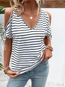 EMERY ROSE Camiseta con estampado de rayas y hombros descubiertos, camisetas gráficas para mujeres - Blanco y Negro - Ver 5