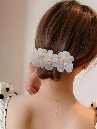 Creador de moño de flor de marfil hecho a mano con malla y decoración de tres flores para el peinado de las mujeres, elegantes lazos para el cabello del Día de San Valentín, sujetadores de cola de caballo, bandas elásticas para el cabello, scrunchies, cuerda para el cabello, lazos elásticos para el cabello, accesorios para el cabello