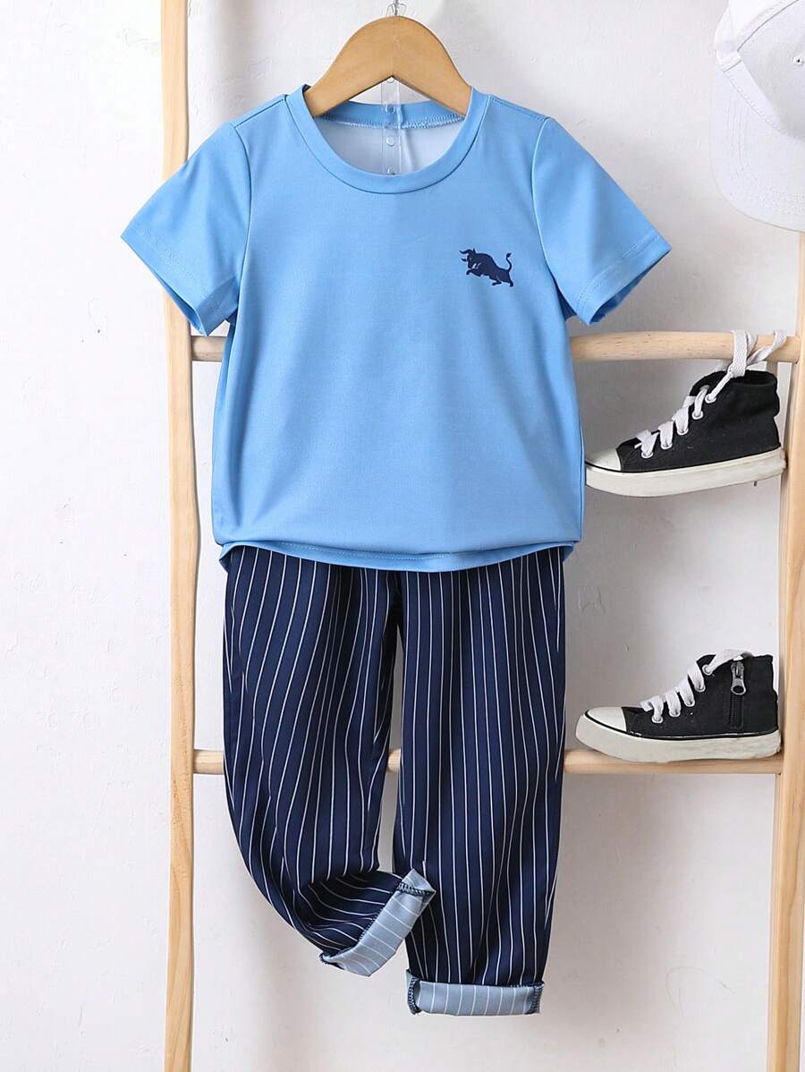 SHEIN 小男童公牛圖案T恤和條紋圖案長褲 - 藍色 - 查看 1