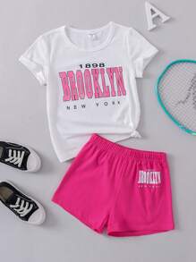 SHEIN 女小童字母圖案運動休閒街頭風短袖T恤和短褲2入組/套適合夏天 - 彩色 - 查看 1