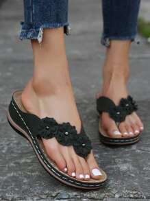 女士花朵裝飾夾腳時尚黑色坡跟涼鞋