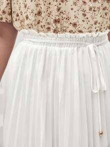 SHEIN Frenchy 大碼紙袋腰腰帶百褶半身裙 - 白色 - 查看 2