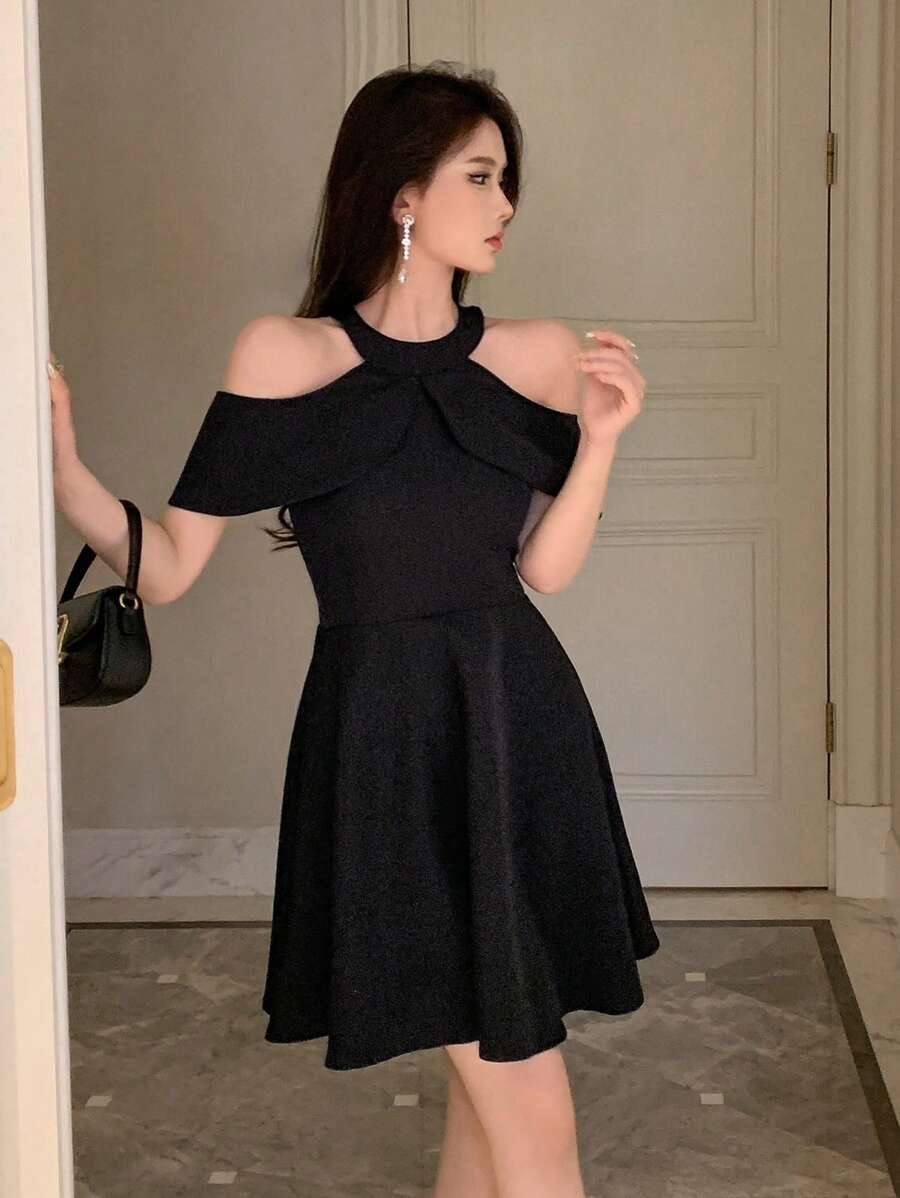 DAZY 素色荷葉邊挖肩連衣裙