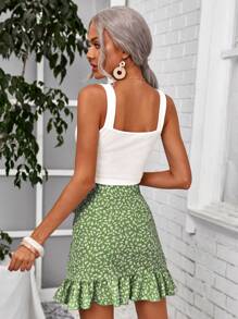 SHEIN Frenchy 吊帶短上衣和小碎花荷葉邊圍裹側打結半身裙 - 青檸色 - 查看 2